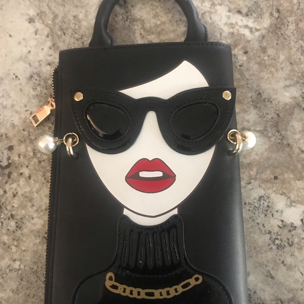 Sassy black wristlet/clutch